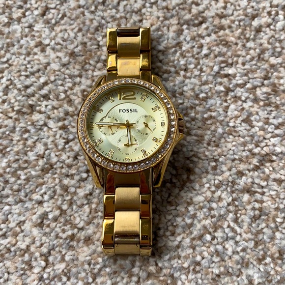 Fossil Women’s Riley Stainless Steel Crystal- Accented Watch in Gold - Picture 1 of 2